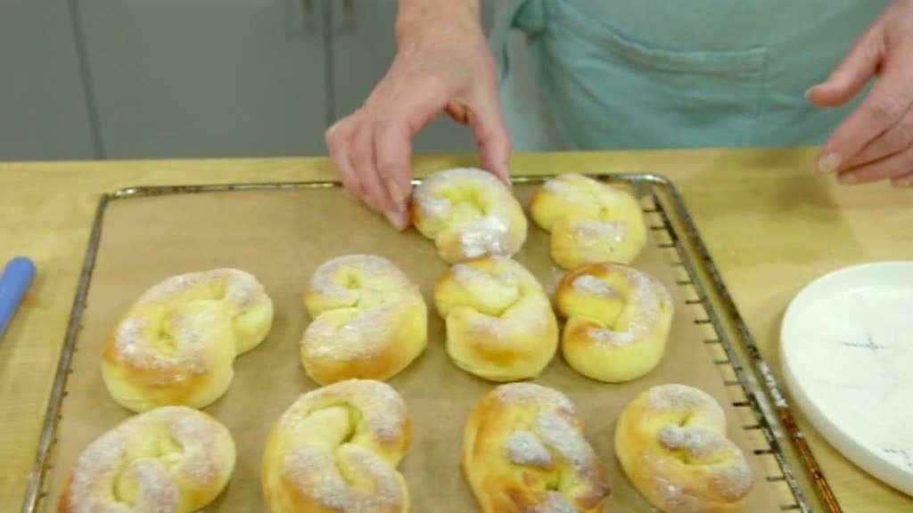 Hur bakar man lakritssockerkringlor?