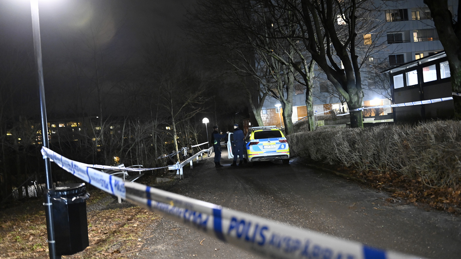 Skottlossning I Solna – 20-åring Allvarligt Skadad