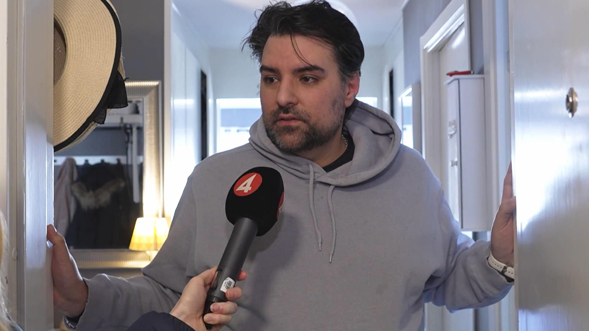 Robin, 35, om terrorrmisstänkte grannen: ”Började förändras”