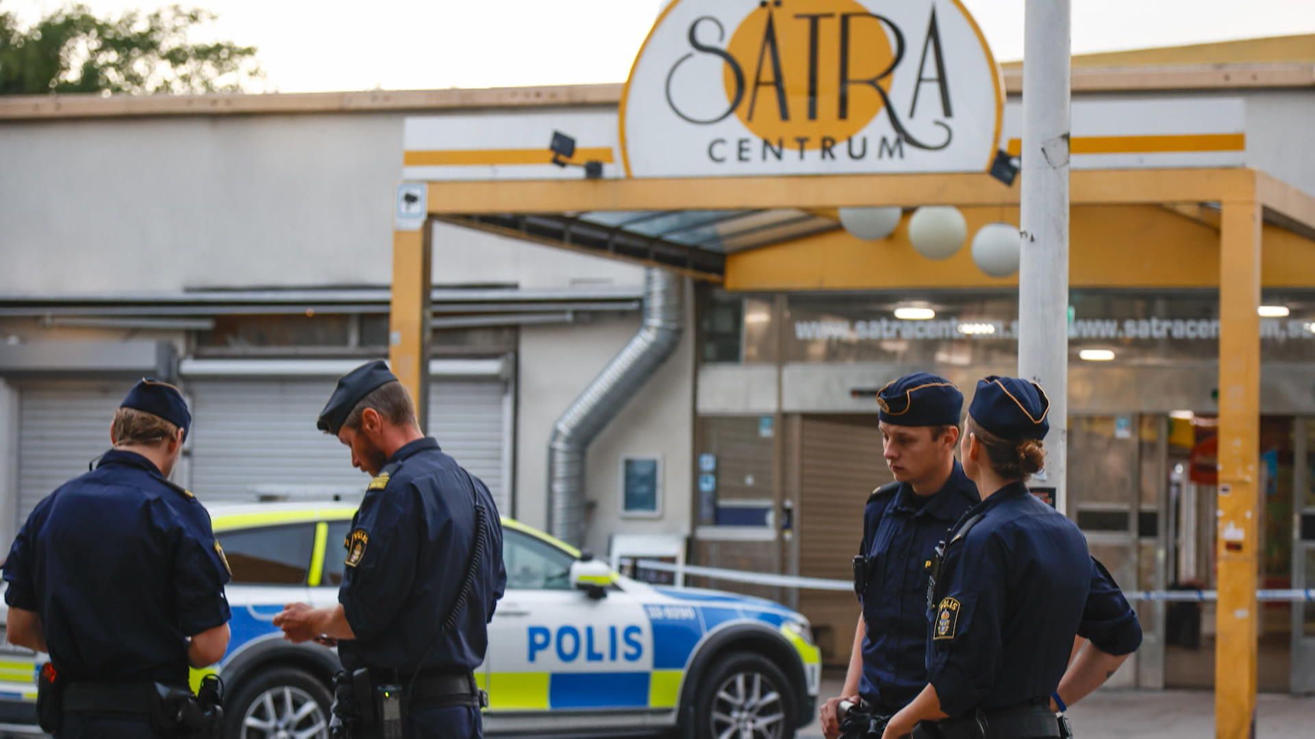 Långa fängelsestraff för dödsskjutning i Sätra centrum