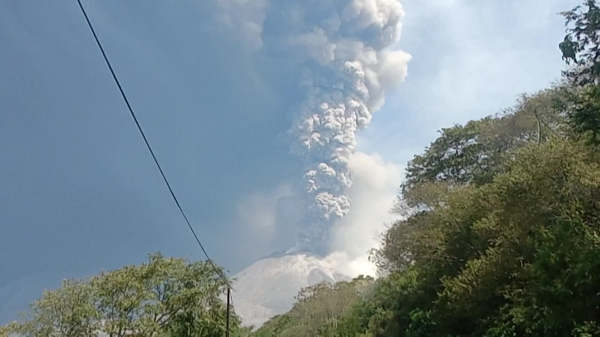 Vulkanutbrott i Indonesien: Vad du behöver veta om den senaste naturkatastrofen